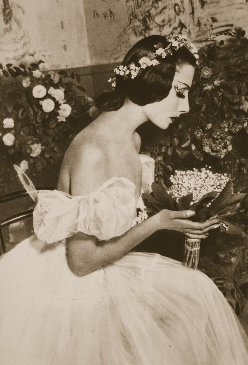 Tamara Toumanova a Les Sylphidesben, a Grand Ballet de Monte-Carlo-ból, 1949 (fotómetszet) alkotó: French Photographer