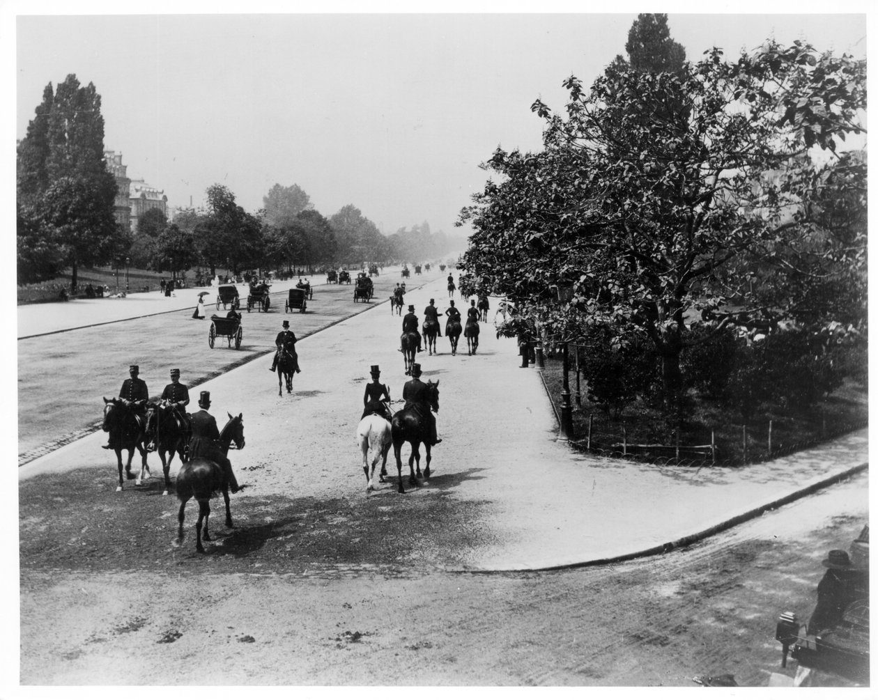 A Bois de Boulogne, Párizs, 1900 körül alkotó: French Photographer
