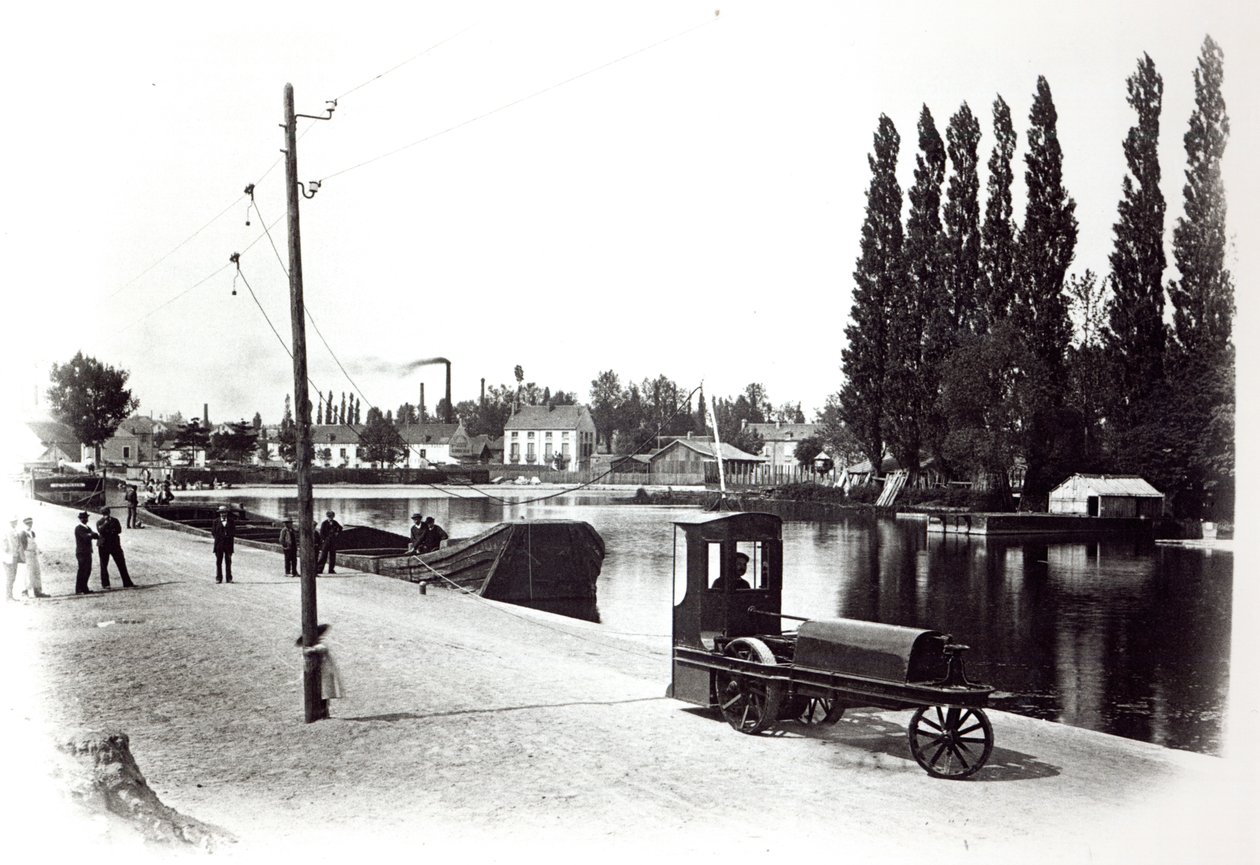 Traktor hajót vontat Dijonban, 1894-5 alkotó: French Photographer