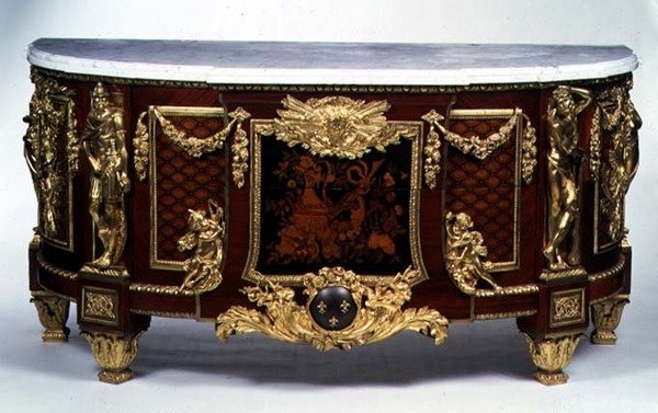 Francia Regency bombe komód, 1720, aranyozott díszítéssel, 1720 alkotó: French School