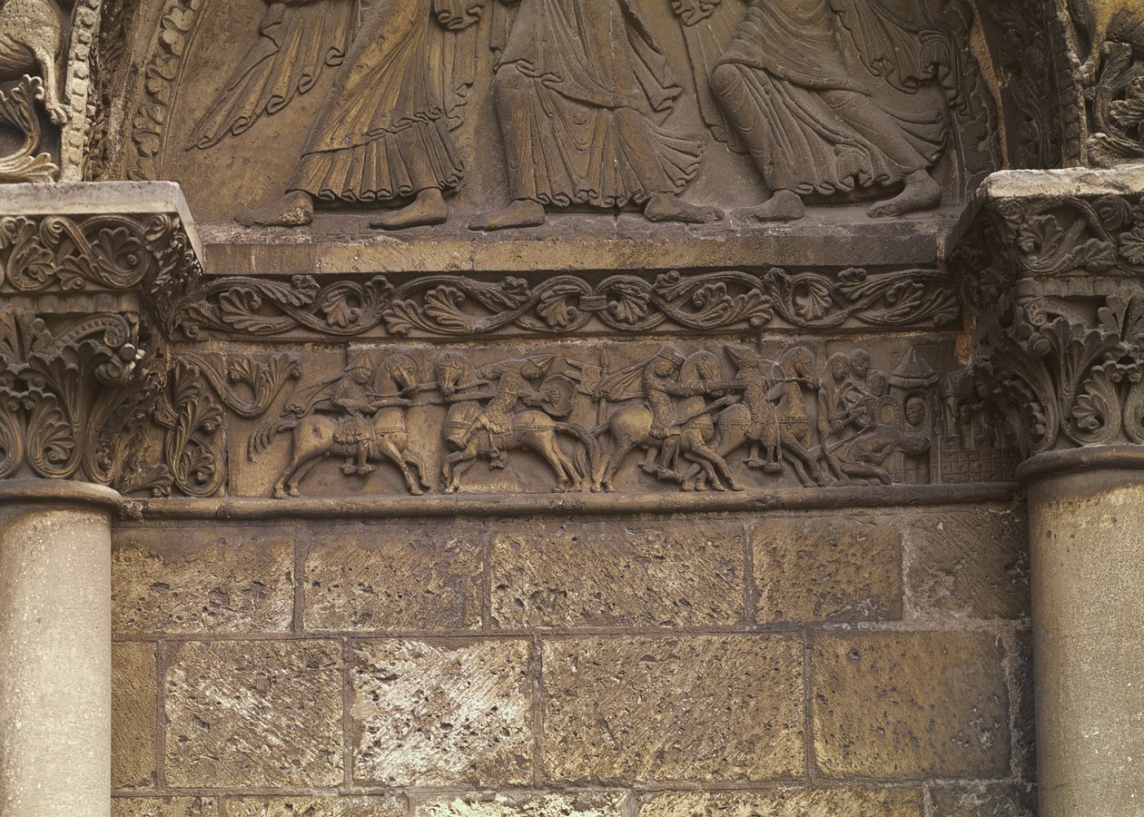 A nyugati homlokzaton látható szemöldökrészlet La Chanson de Roland ihlette jeleneteket, 1125-35 körül alkotó: French School