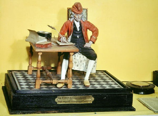 Voltaire modellje (1694-1778) tanulmányában, 1773 körül alkotó: French School