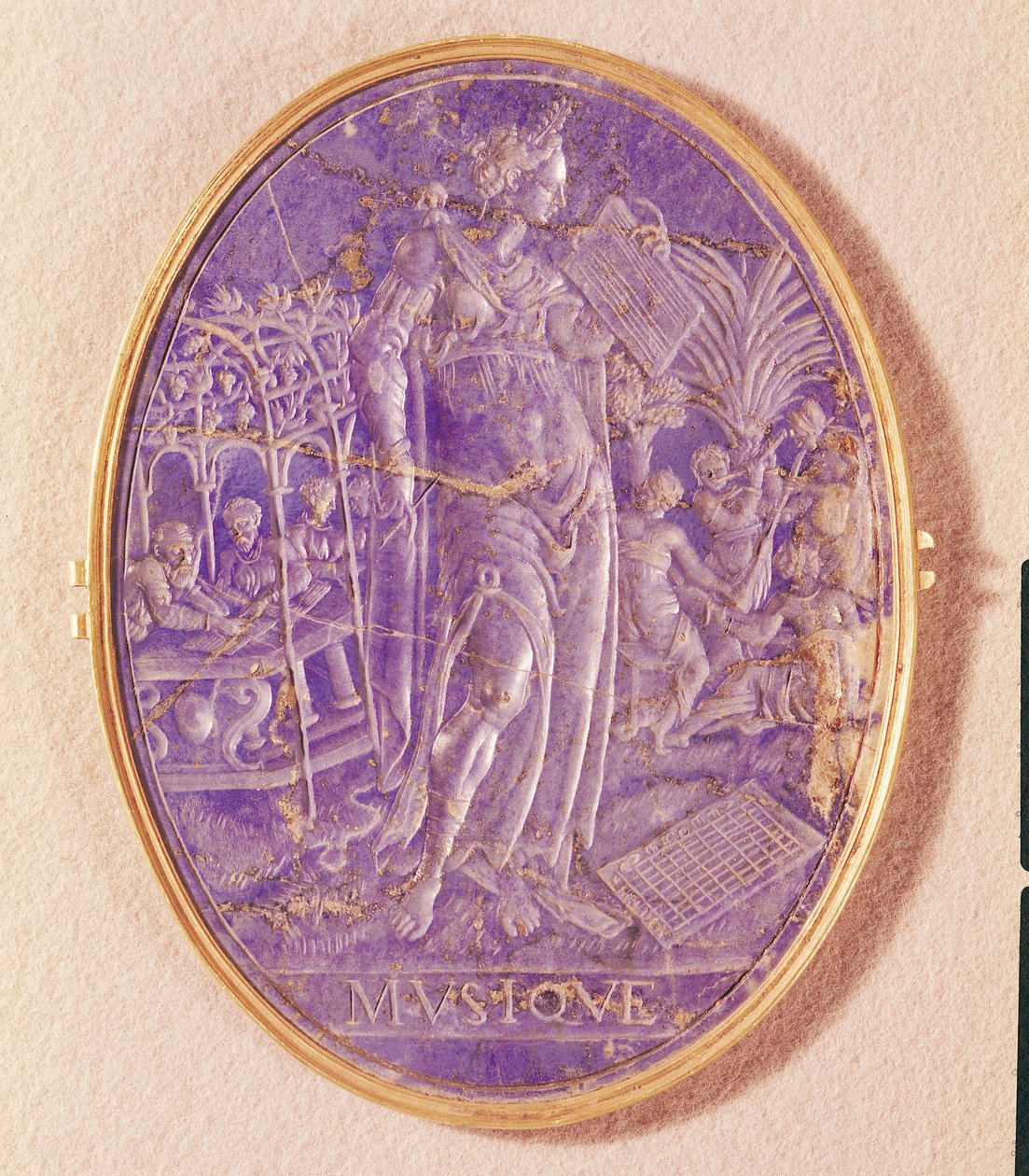A zene allegóriáját ábrázoló dombormű (lapis lazuli) alkotó: French School