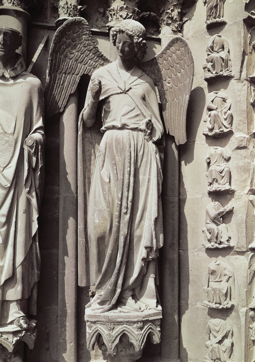 Mosolygós angyal figura a nyugati portálról alkotó: French School