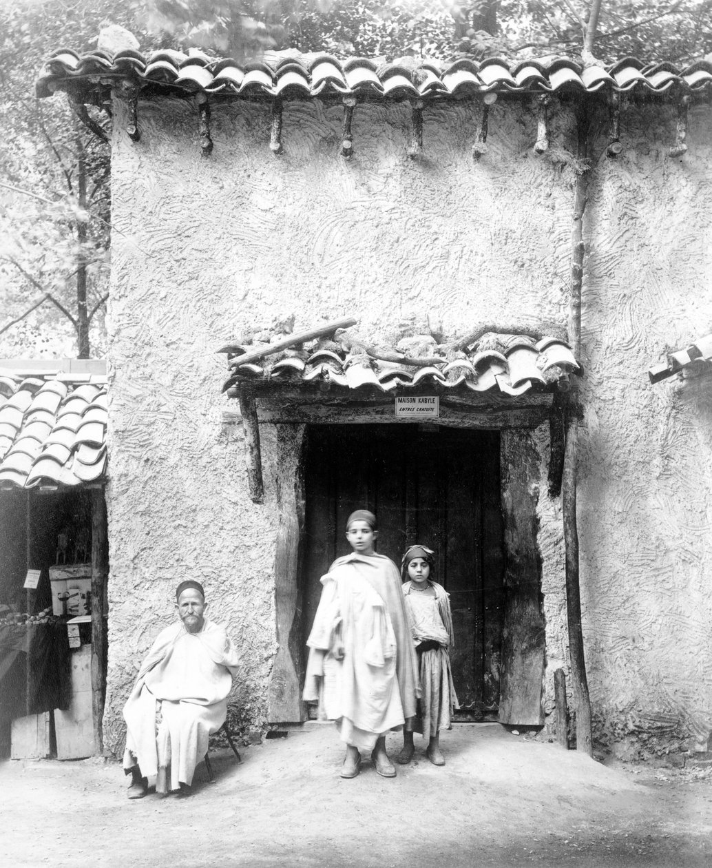 Példa a Kabyle House-ra, Párizsi Kiállítás, 1889 alkotó: French Photographer