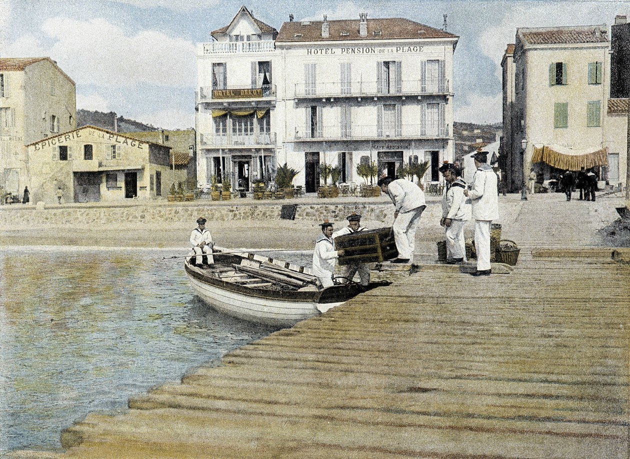 Francia Haditengerészet, 19. század vége: az engedélyesek poggyászai - Bibl. des Arts deco. alkotó: French Photographer