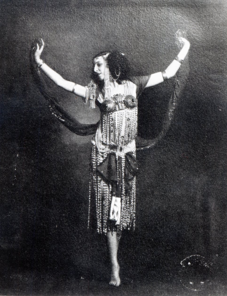 Ida Rubinstein Salome szerepében (bw fotó) alkotó: French Photographer