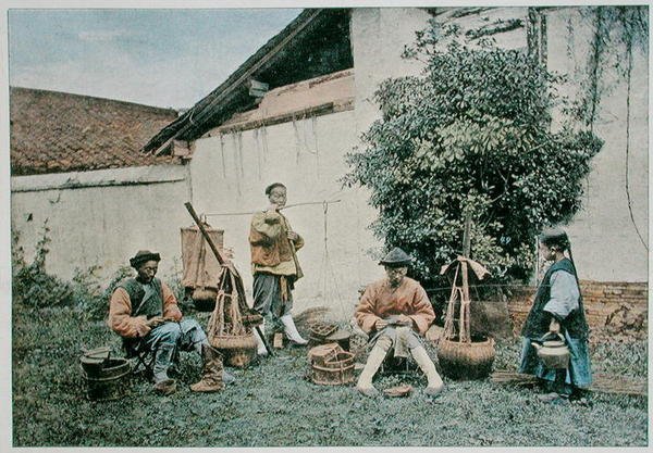 Vándorló cipésznők Kínában alkotó: French Photographer
