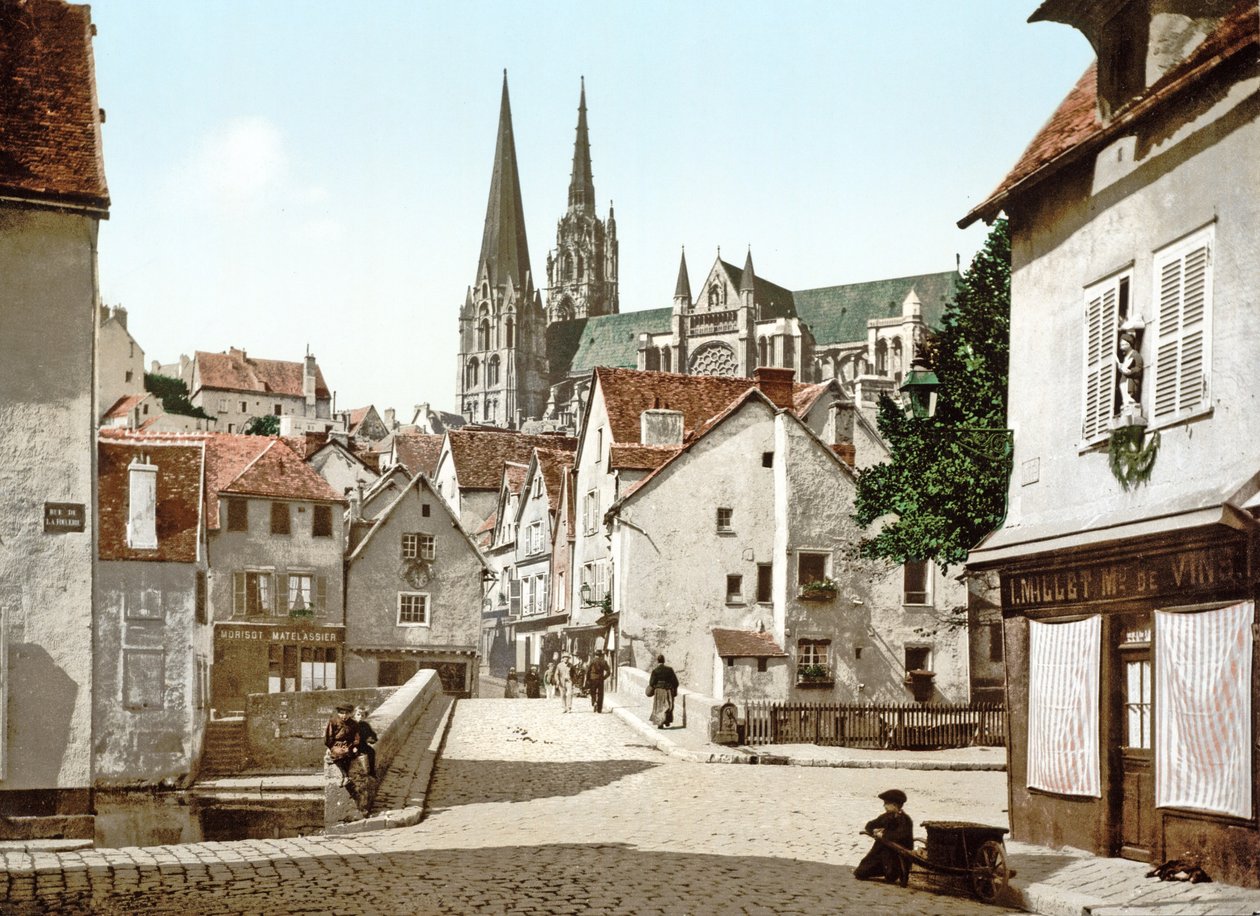 Egy Chartres-i utcában a katedrálissal a háttérben, 1890-1900 alkotó: French Photographer