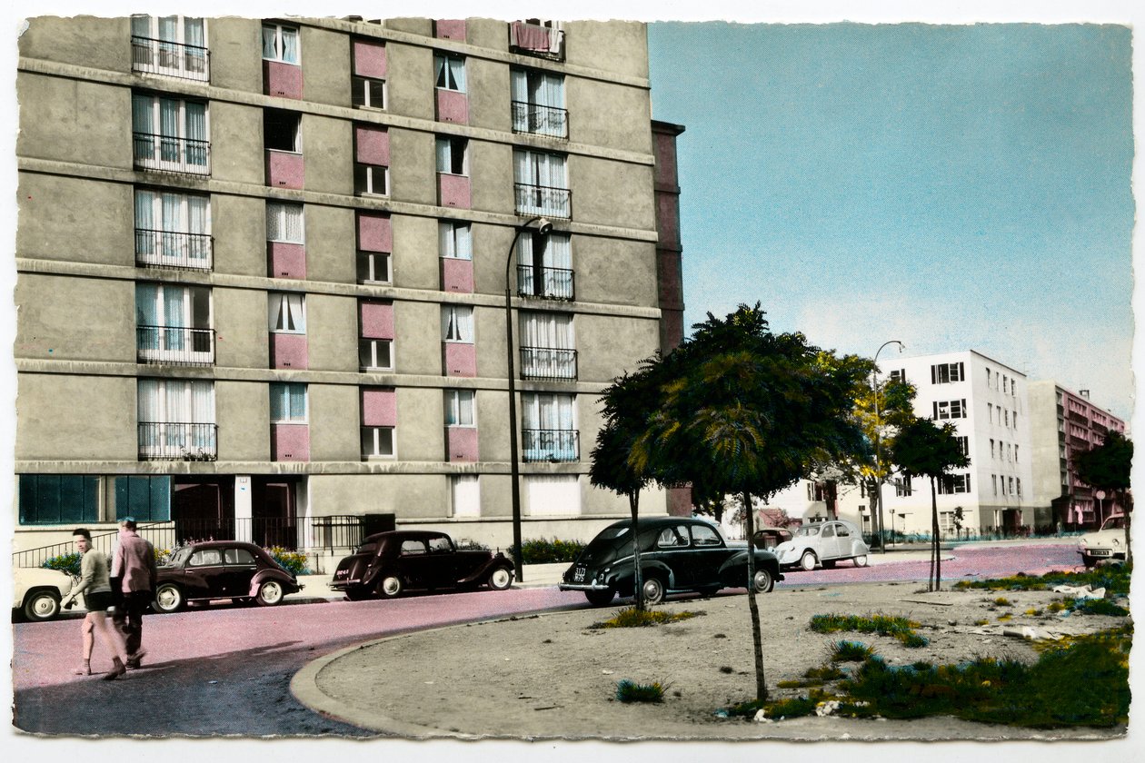 Párizs külvárosi városa az 1960-as években: Aubervilliers, Seine Saint-Denis, Ile de France új épületei alkotó: French Photographer