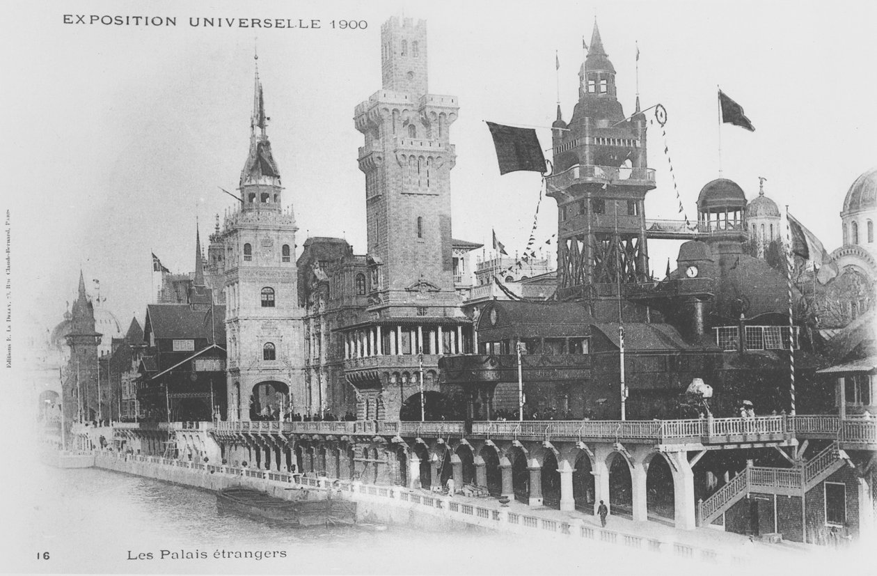 Képeslap, amely a Rue des Nations külföldi pavilonjait mutatja az 1900-as Universelle kiállításon alkotó: French Photographer