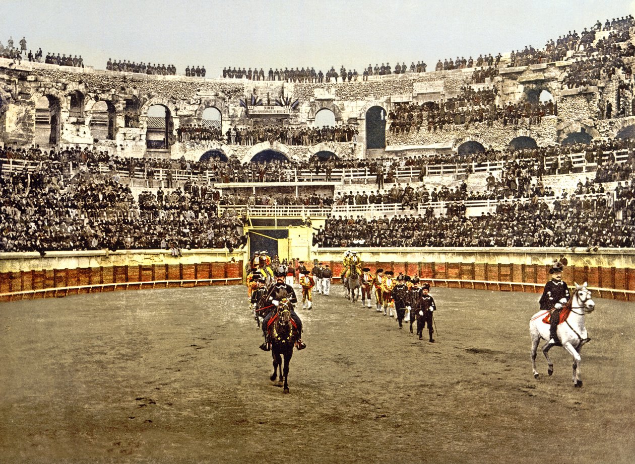 Matadorok körmenete a nîmes-i Amfiteátrumban, 1890-1900 alkotó: French Photographer