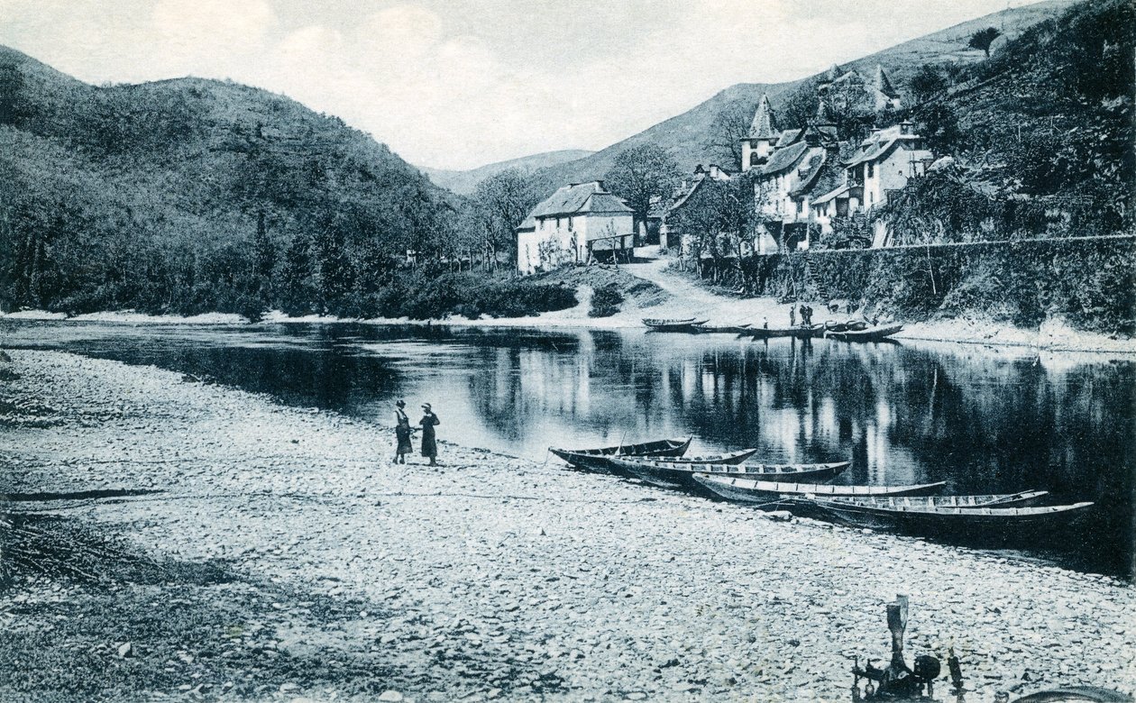 A Lot partjai Veillevie-ben (Lot Valley), Cantal, Auvergne: hajós navigációs képeslap, 20. század eleje (fotó) alkotó: French Photographer