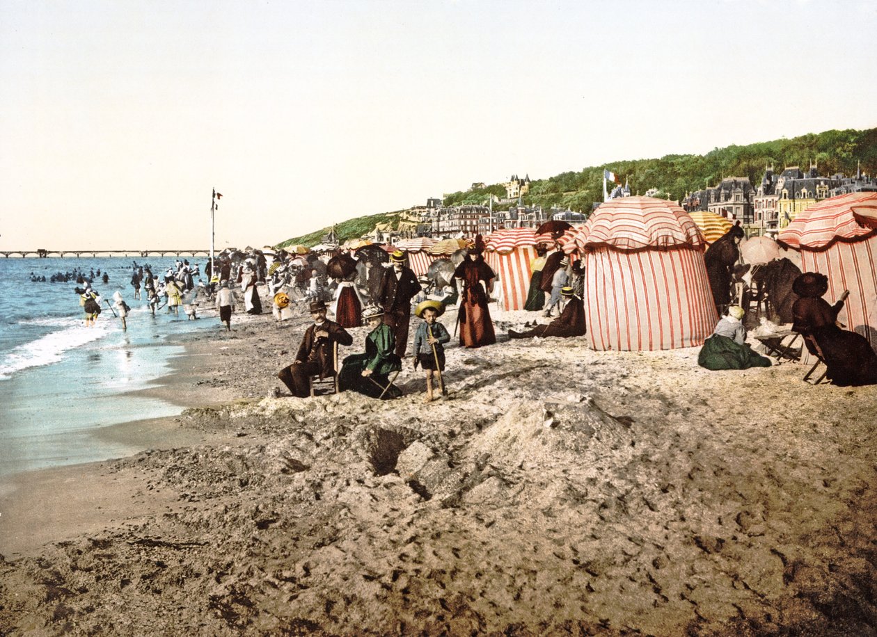Trouville-i strand Franciaországban, 1890-1900 alkotó: French Photographer