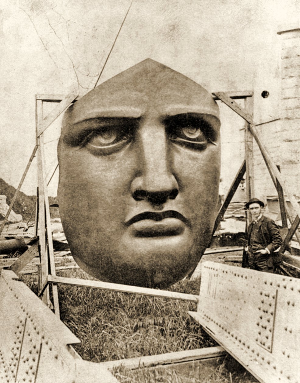 A Szabadság-szobor építése, arcrészlet, 1876 körül alkotó: French Photographer