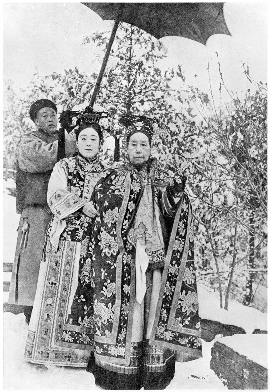 Tzu Hsi (1835-1908) Kínai császárné, 1903 körül alkotó: French Photographer