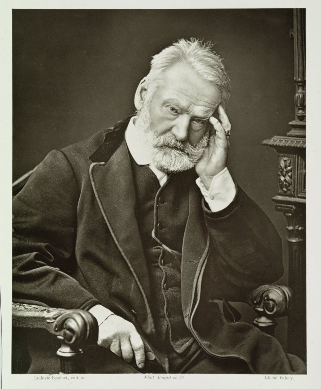 Victor Hugo (1802-85), a Galerie Contemporaine-ből, 1874-78 körül alkotó: French Photographer