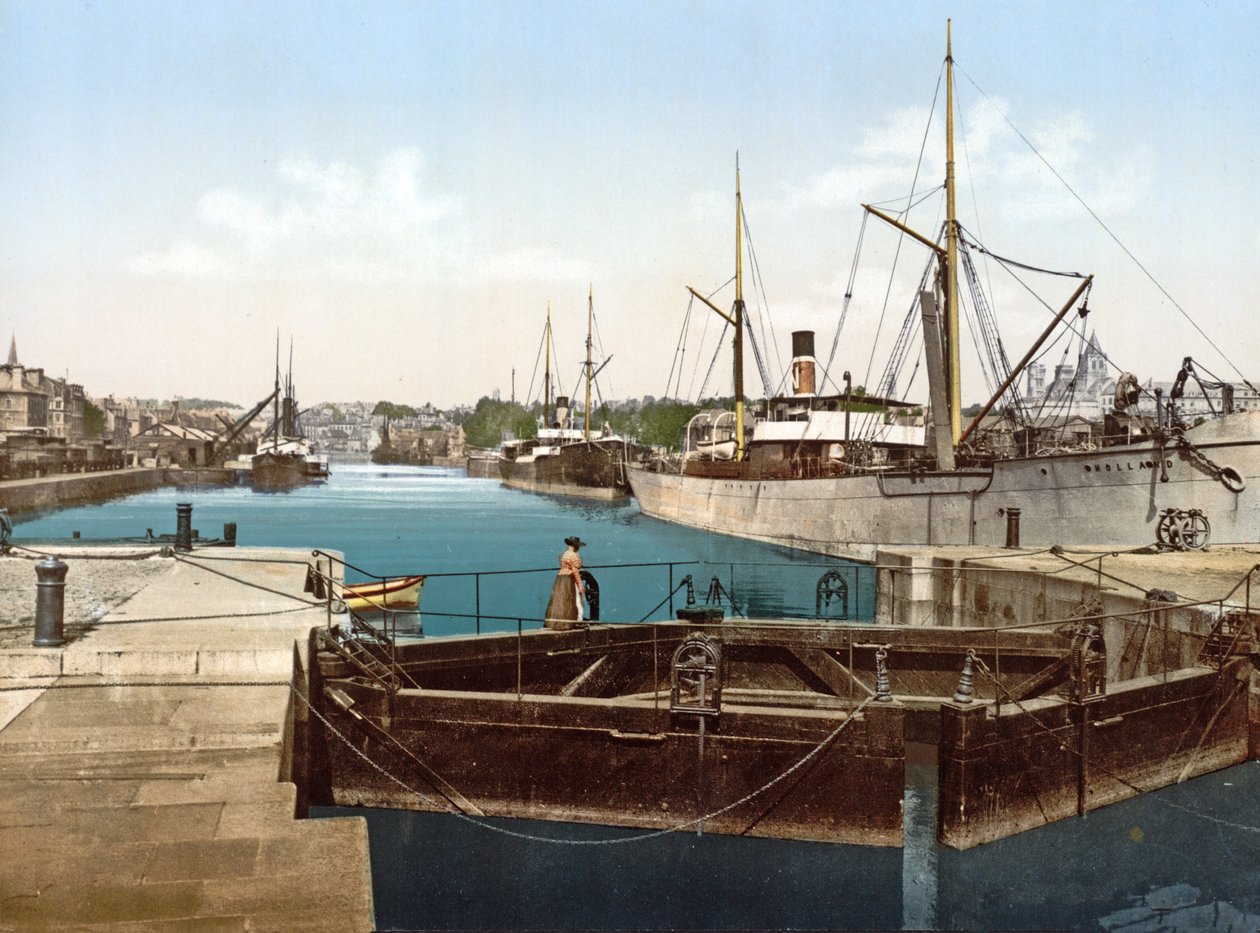 Nézz fel a csatornára a caeni zsilipkapukból, 1980-1900 alkotó: French Photographer