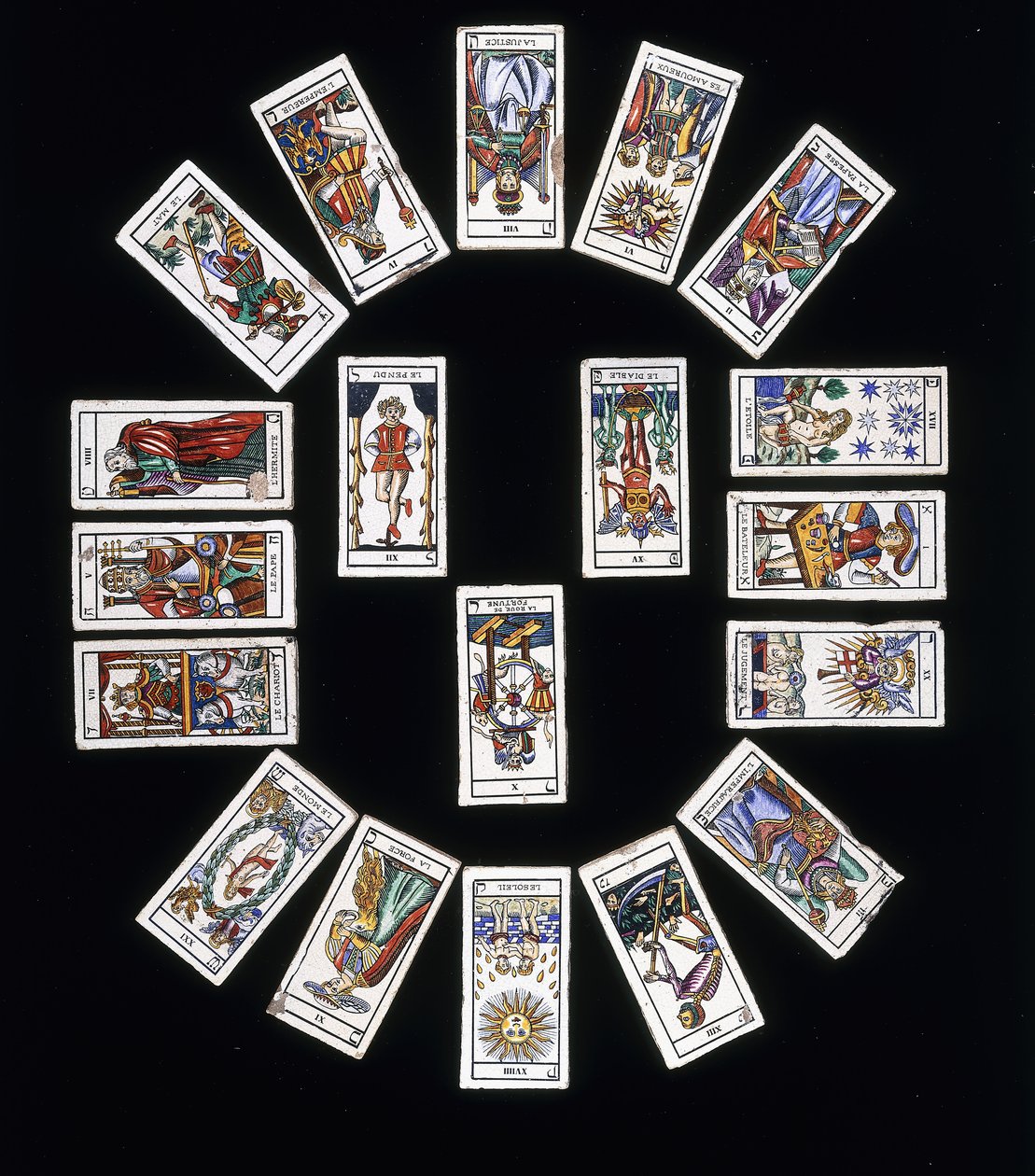 Marseille-i Tarot kártyapaklival díszített francia kőcserép panel, XX. alkotó: French School