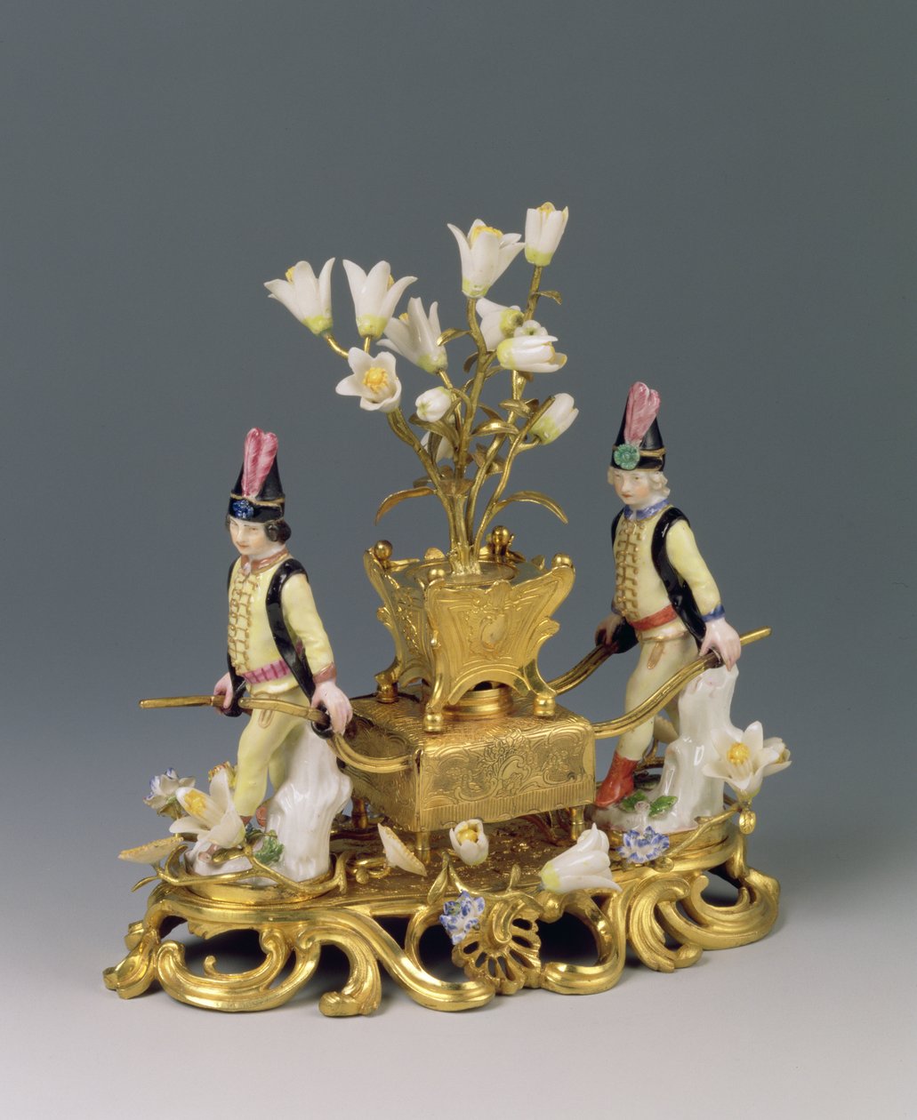 Louis XV parfümégető, 1745 körül (ormolu és porcelán) alkotó: French School