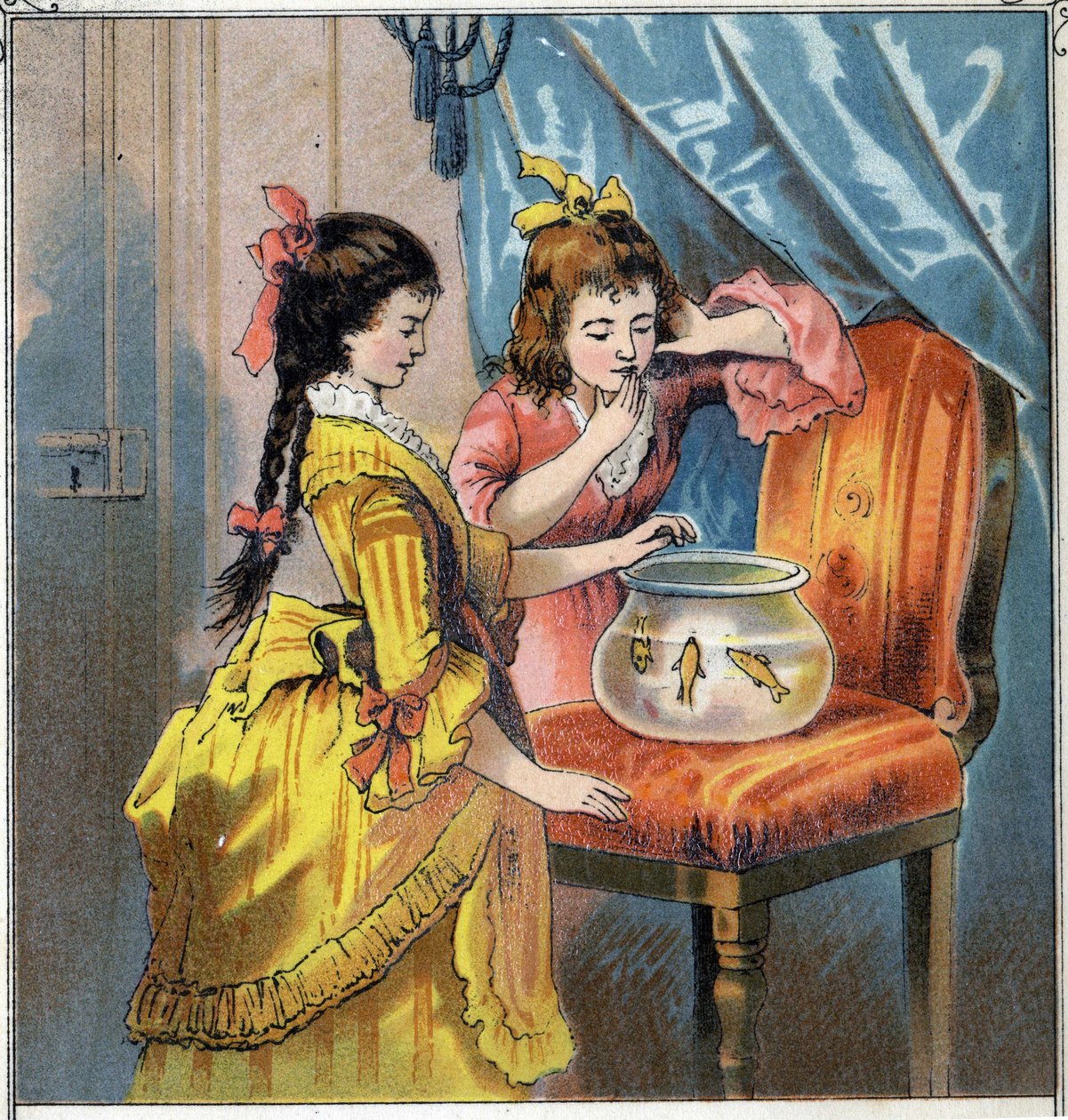 Amelie-nek és Emmának két csinos aranyhal van egy tégelyben. Rutinszerűen etetik őket. Kromolitográfia a „” Scenes enfantines””” szerk. Guerin - Muller 1885 körül. alkotó: French School