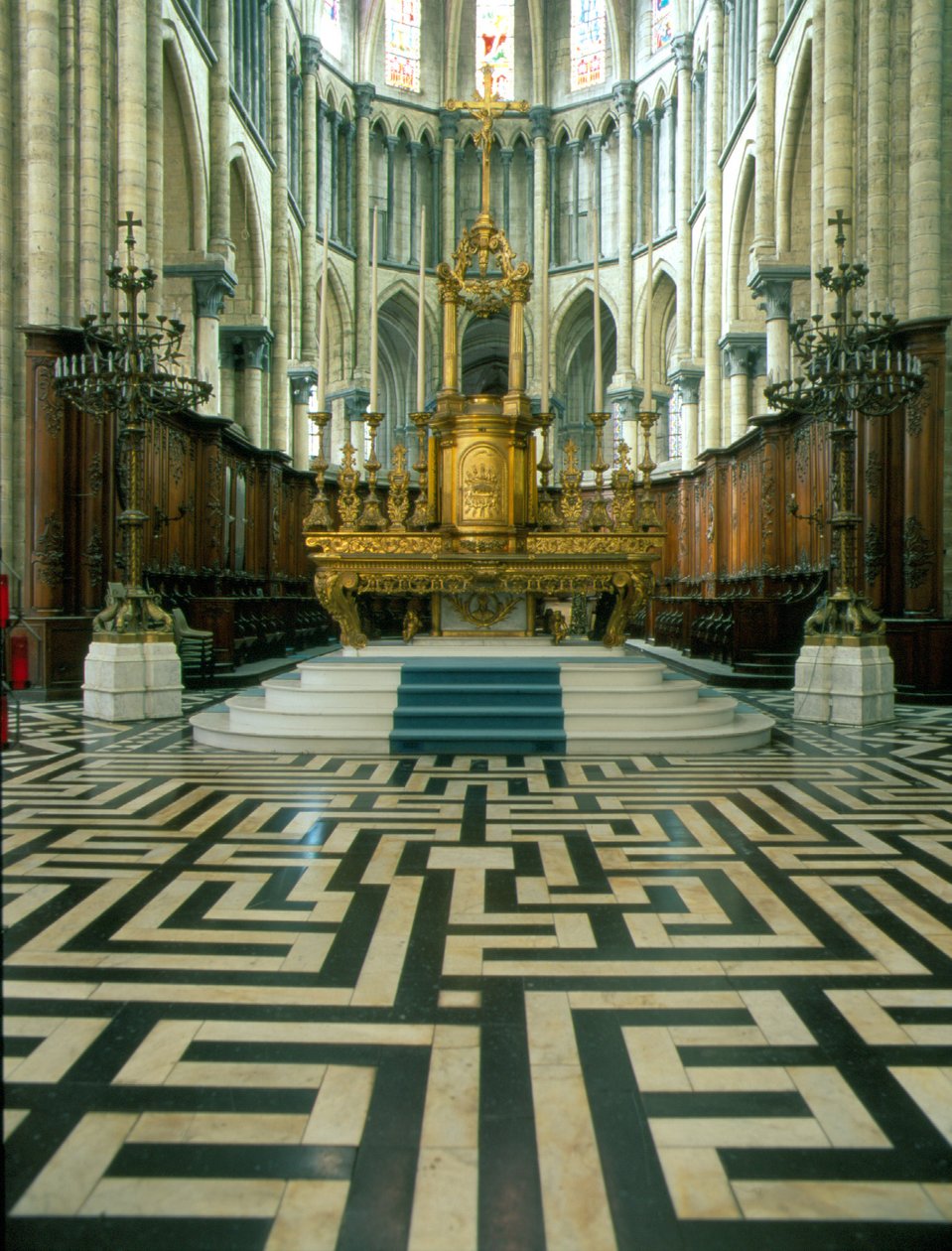 Cathedrale de Saint Omer (Észak 59): Oltár és labirintus. alkotó: French School