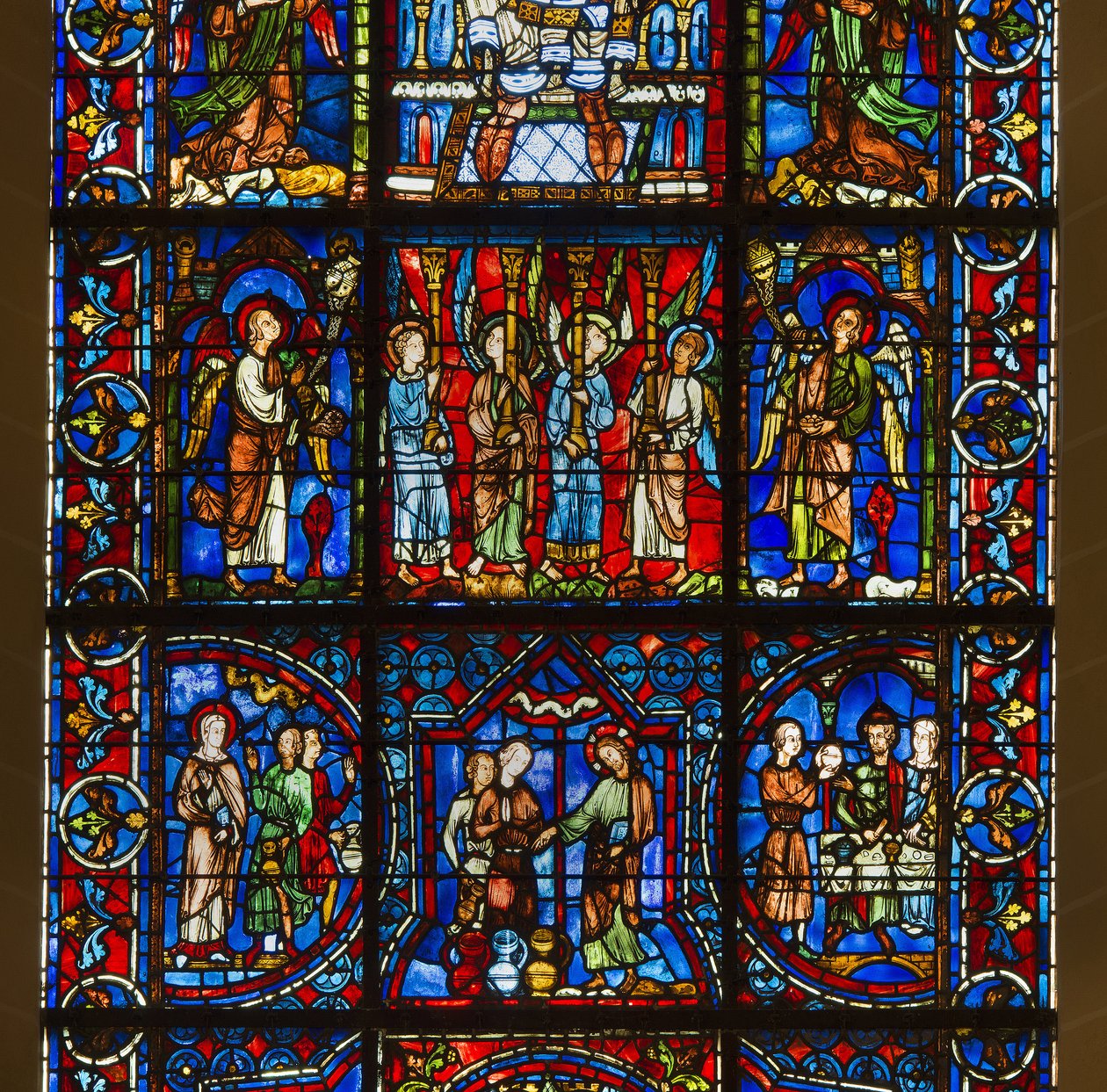 Cathedrale de Charres, ólomüveg: a gyönyörű üveg asszonya, alatta a Krisztus közéletével alkotó: French School
