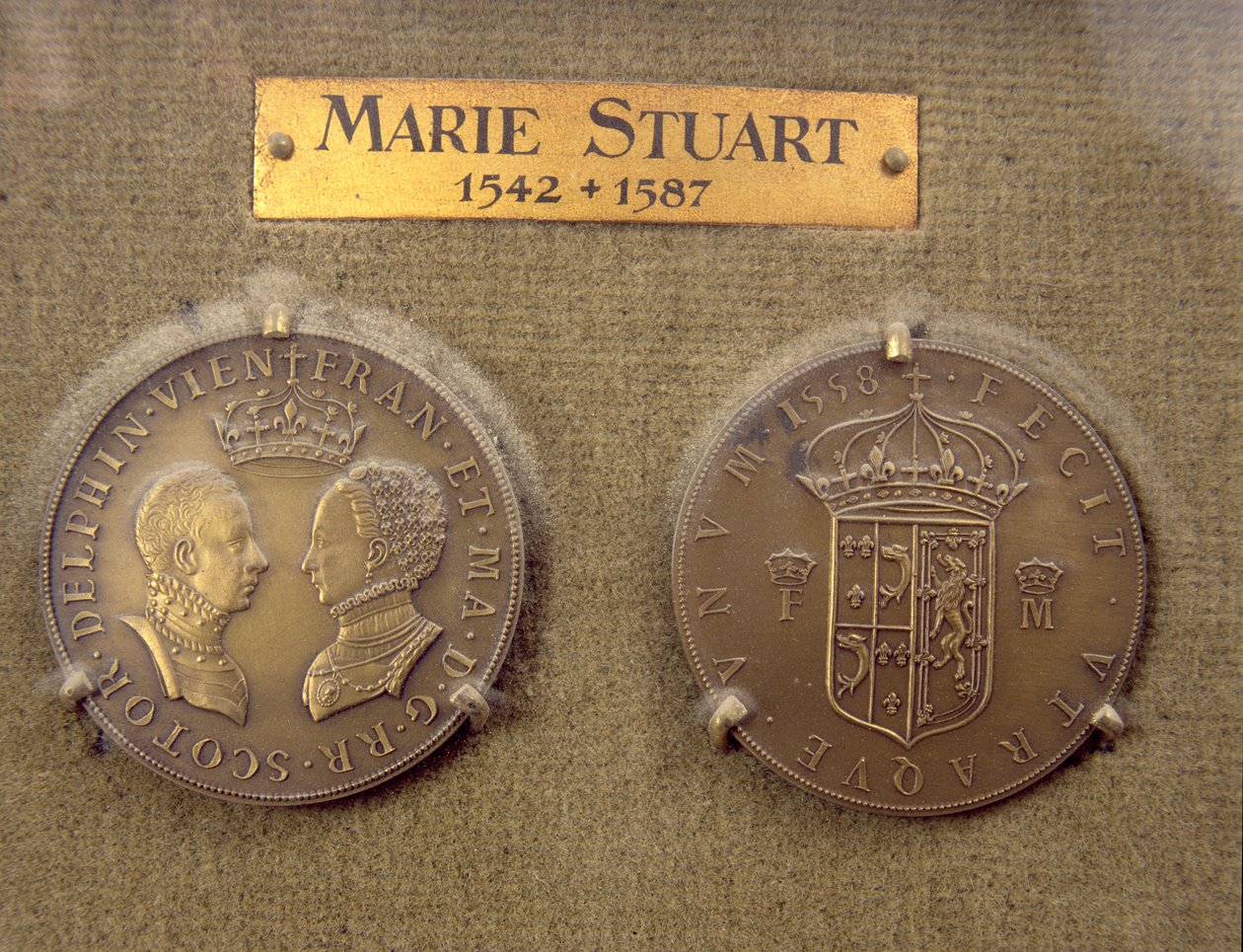 Mária skót királynő (1542-87) és II. Ferenc (1544-60) házassága után verett érme, 1588 alkotó: French School