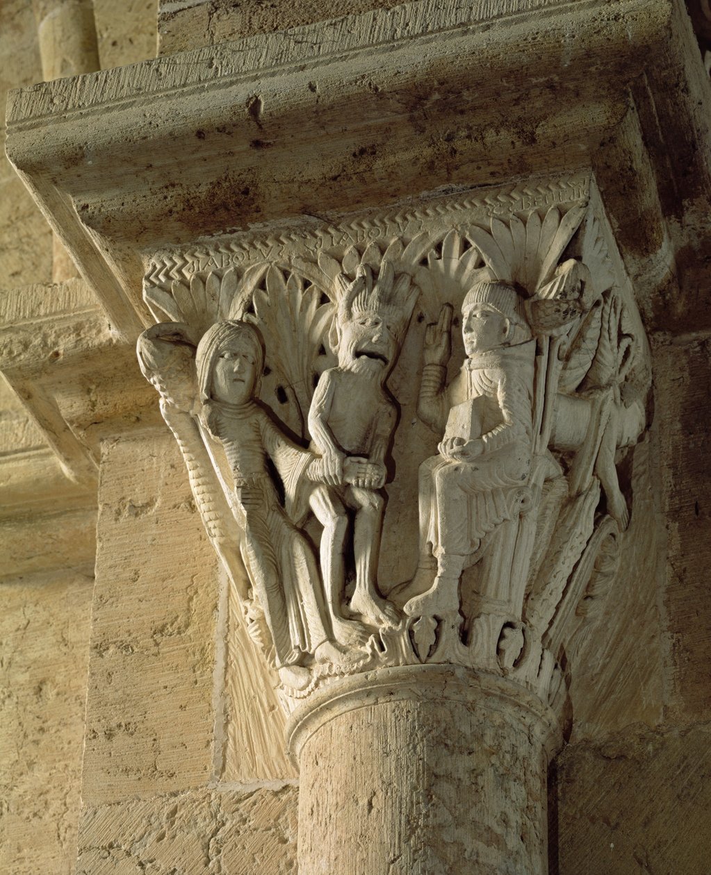 Tőkeoszlop, Szent Benedek ördögűzését ábrázolja alkotó: French School