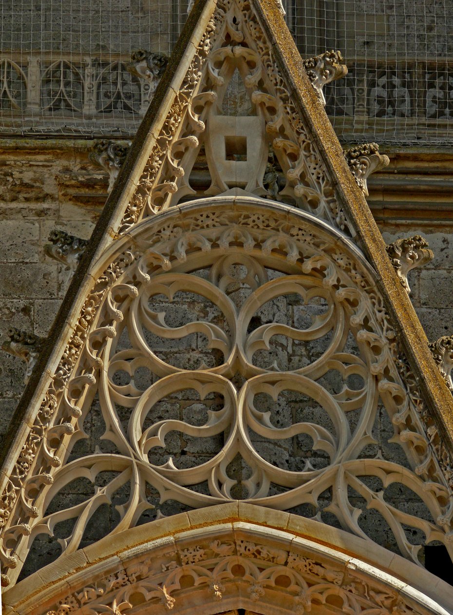 Rozettát ábrázol a nyugati homlokzaton alkotó: French School