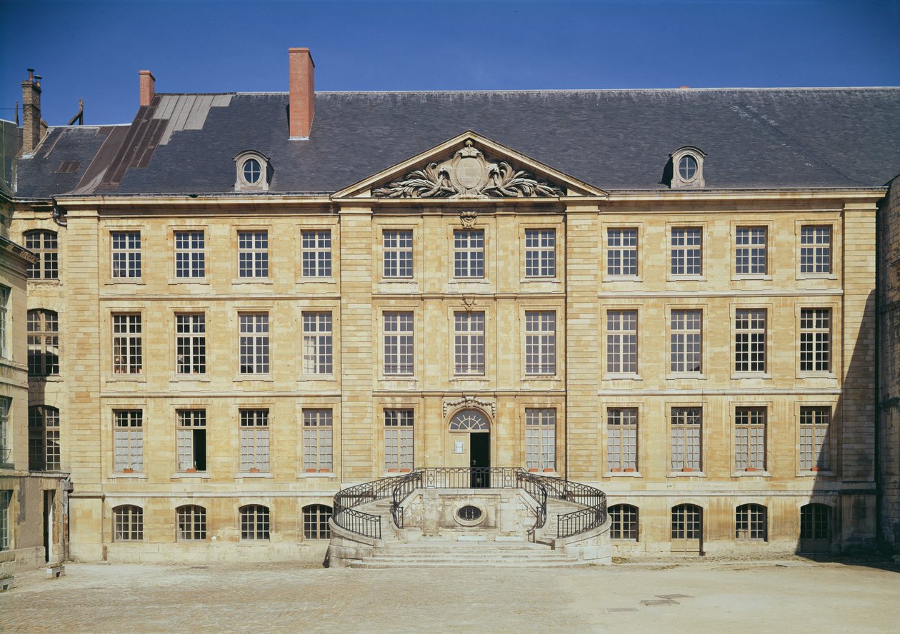 A Musee Saint-Remi külső kilátása alkotó: French School