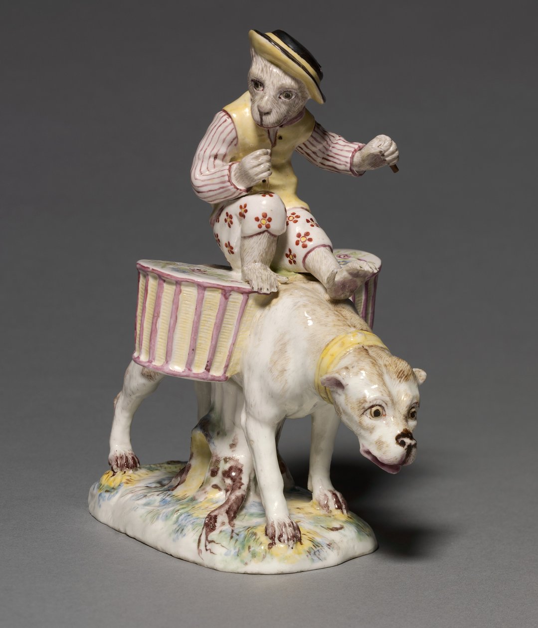 Majom figura kutyán, gyártó Mennecy-Villeroy Factory, Franciaország, 1760 körül alkotó: French School