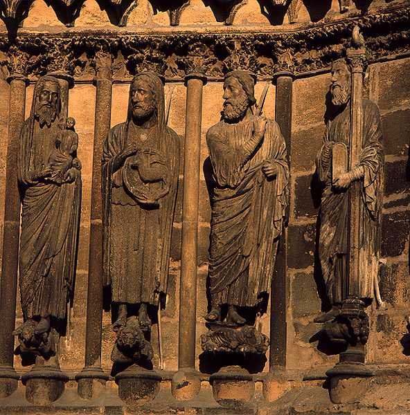 Négy figura a székesegyház homlokzatáról, 1230-40 körül (mészkő) alkotó: French School