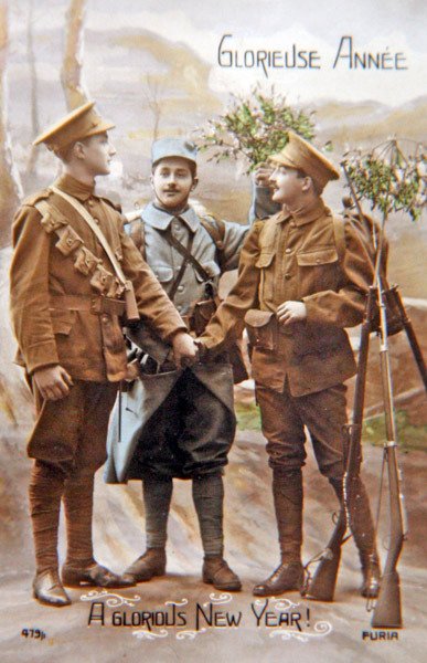 Glorious Year – stúdió pózol első világháborús francia képeslap alkotó: French School
