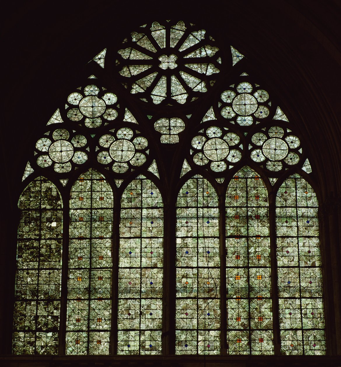 Grisaille stílusú ablak alkotó: French School