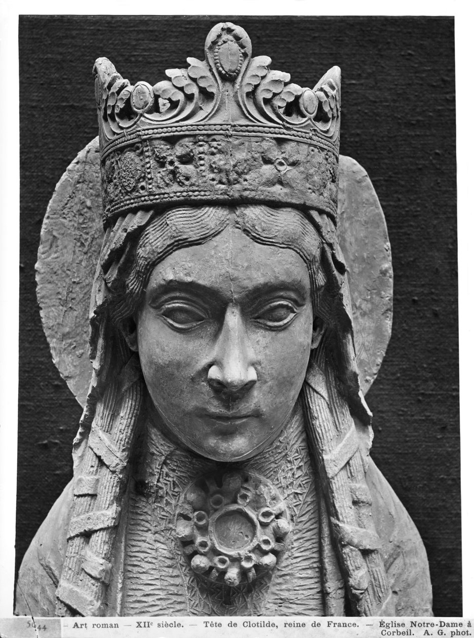 St. Clotilda feje, a Corbeil Notre-Dame templomból (gipszkarton) (részlet) (lásd még: 383111) alkotó: French School