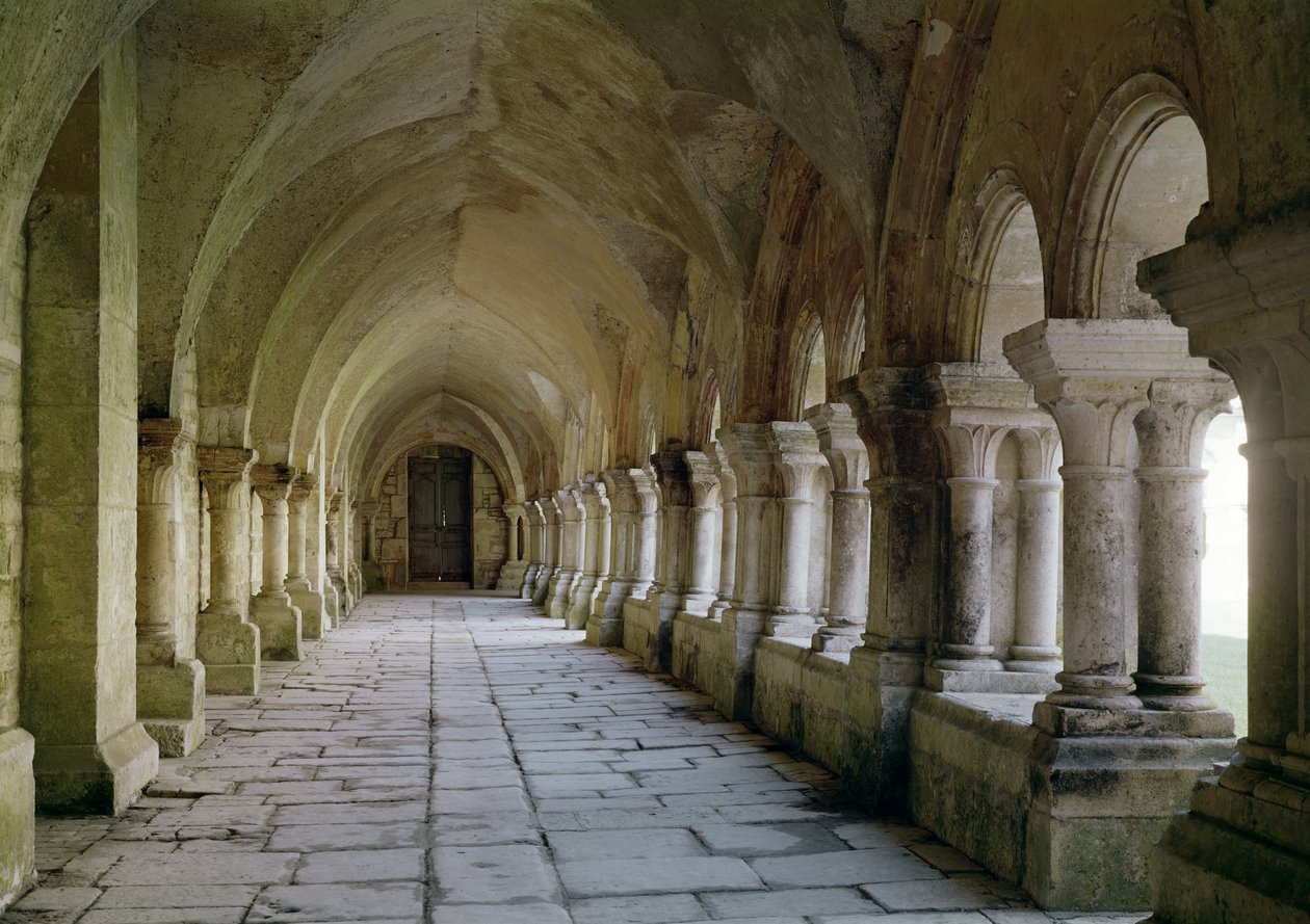 A kolostor belseje alkotó: French School