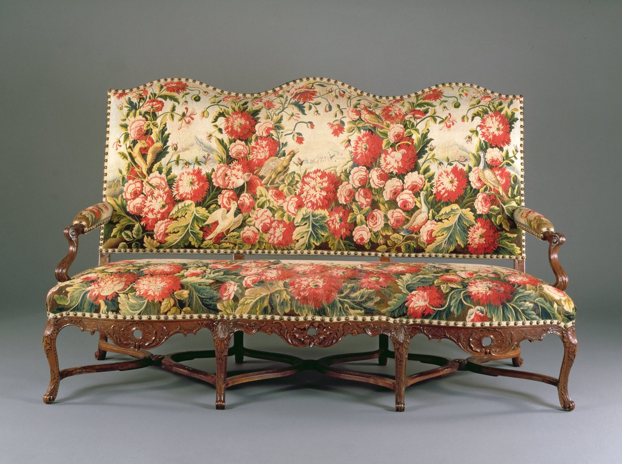 Louis XIV Canape, 1710 körül (faragott dió és kárpit) (lásd még: 220170) alkotó: French School