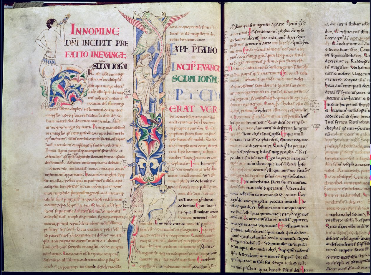 Ms 1215 t.4 f.56v Történeti iniciálé H, amely kentaurt ábrázol, és historiált iniciálé I, amely Szent János sasát ábrázolja, aki elhallgattatja az eretnek Ariust, Szent János evangéliumából, Szent Etienne Har Bibliájából alkotó: French School