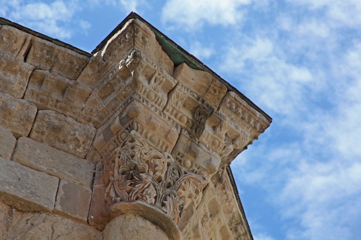 A sokszögű apszis része alkotó: French School