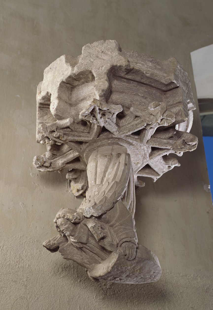 Függőben lévő trapézkő: egy angyal (homokkő) alkotó: French School