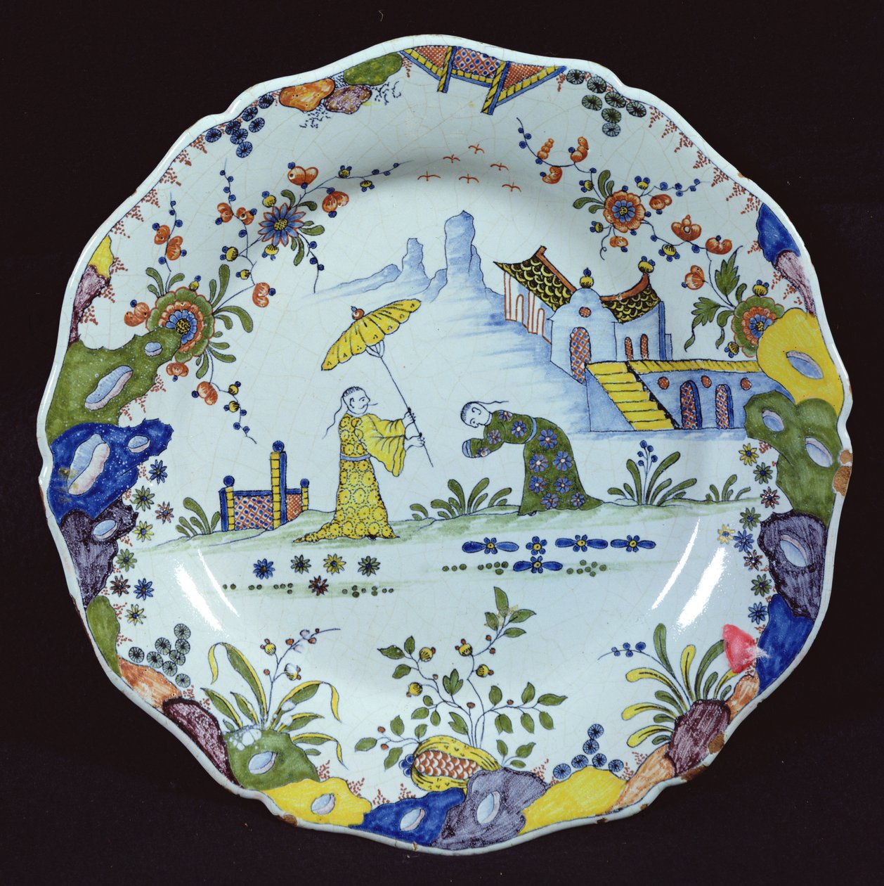 Chinoiserie stílusban díszített tányér, Rouenben készült (kerámia) alkotó: French School