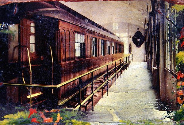 Képeslap, amely azt a vasúti kocsit ábrázolja, ahol 1918. november 11-én hajnali 5 órakor Rethondesben, a Compiegne-i erdőben a fegyverszünet aláírására került sor. alkotó: French School