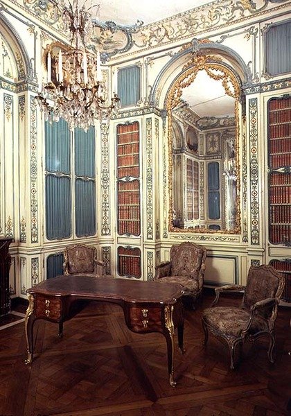 A francia Dauphin Louis (1729-65) magántanulmánya, később könyvtár alkotó: French School