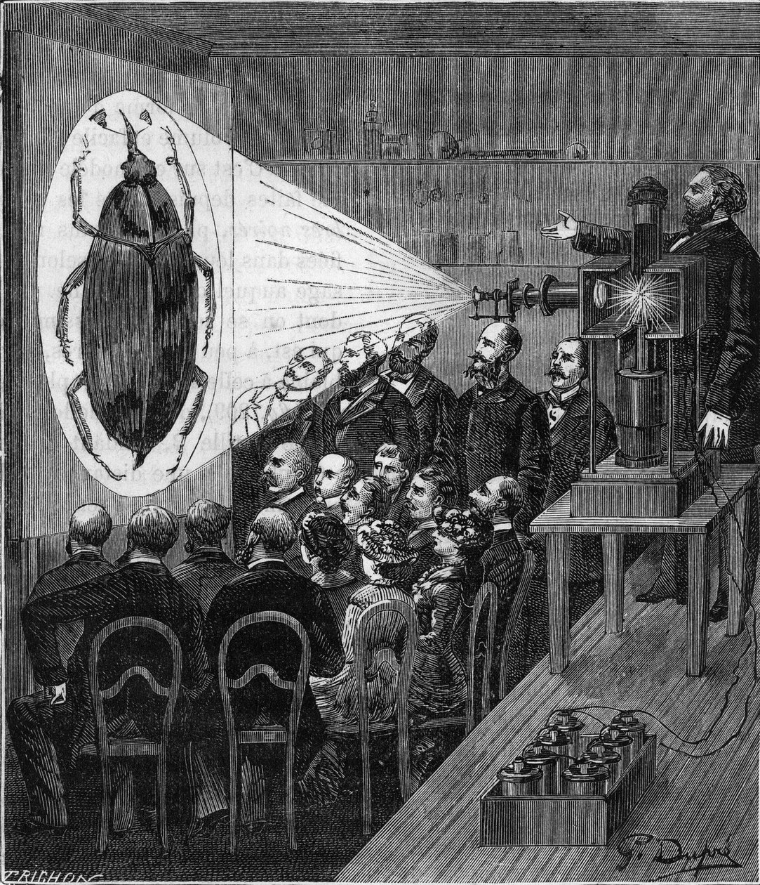 Vetítési tapasztalat az elektromos fotomikroszkóp használatával (Jules Duboscq vetítőlámpák) - Gravírozás „Mindenki számára elérhető tudományokba” - Népszerű fizika és kémia, Alexis Clerc - 19. század vége - Magángyűjtemény alkotó: French School