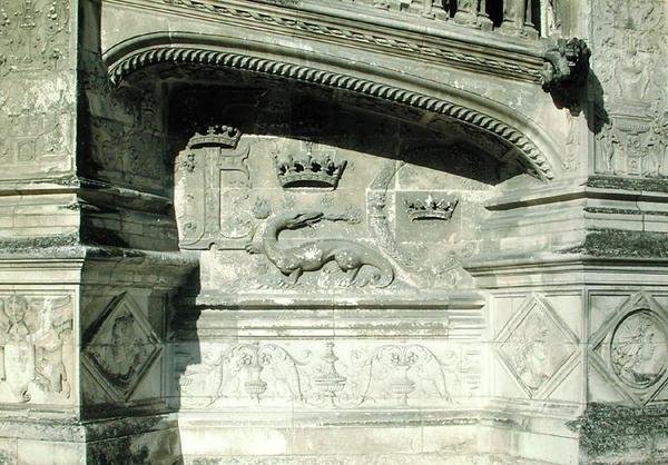 Dombormű a Grand Escalierről, amely I. Francois (1494-1547) címerét szalamandrával ábrázolja alkotó: French School