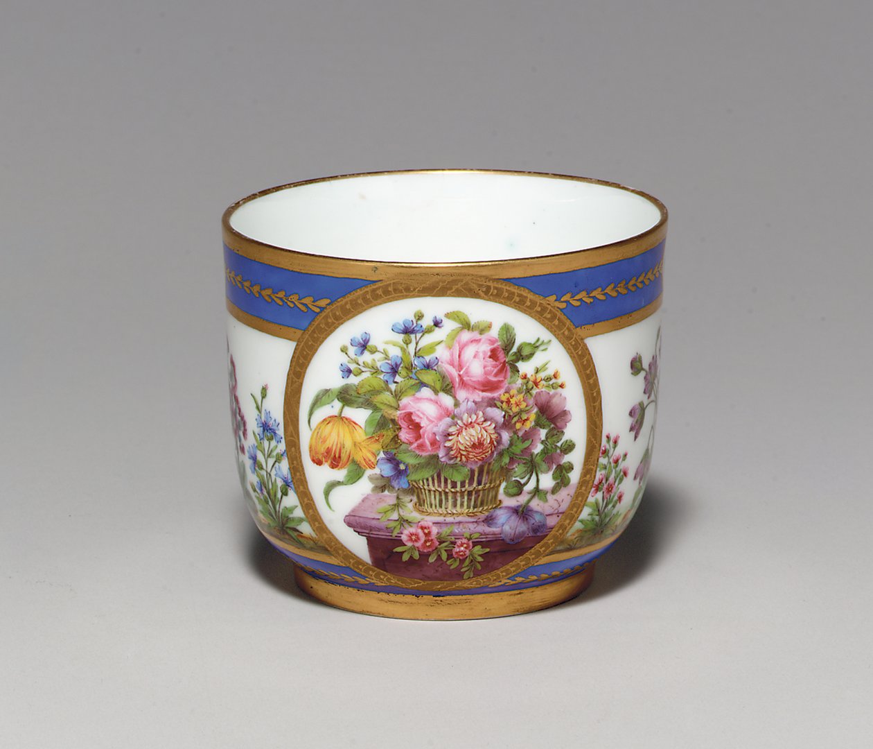 Sevres Beau Bleu cukortartó, Nicquet festői, Vande aranyozó jele, 1789 alkotó: French School