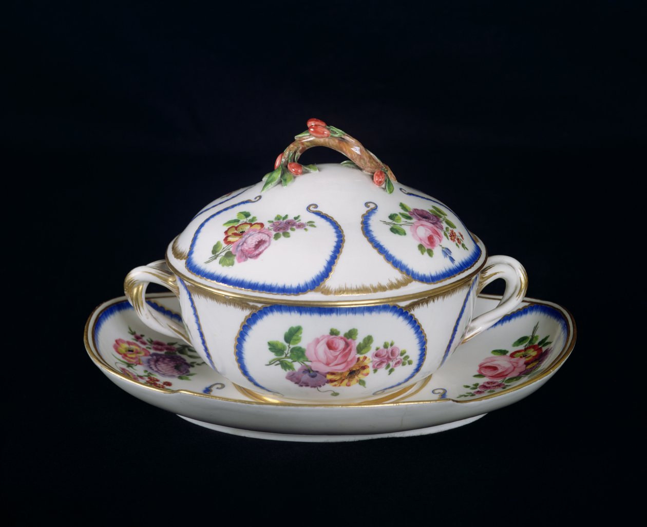 Sevres tál és tányér, 1764 (porcelán) alkotó: French School