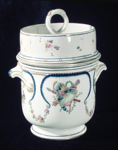 Sevres hűtő, 1762 (fajansz) alkotó: French School