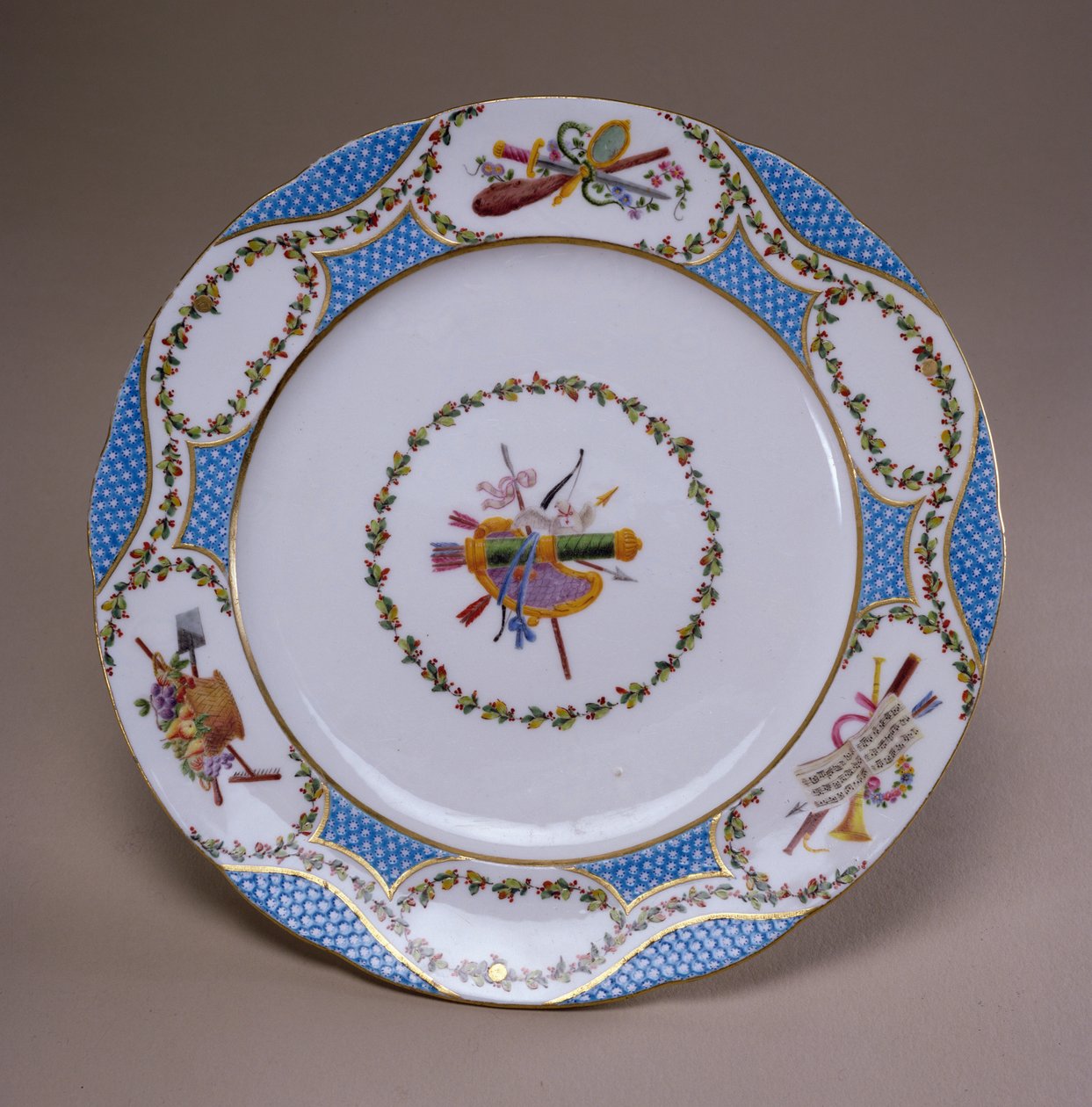 Sevres desszerttál, a Melbourne Service-től, 1770 (lágypaszta porcelán) alkotó: French School